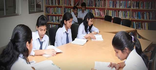 Greater_Noida_Institute_of_Technology_(GNIOT)